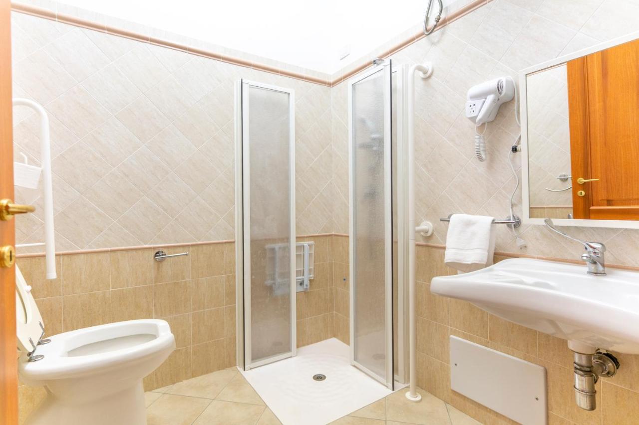 Hotel Dei Tacchi Osini Dış mekan fotoğraf